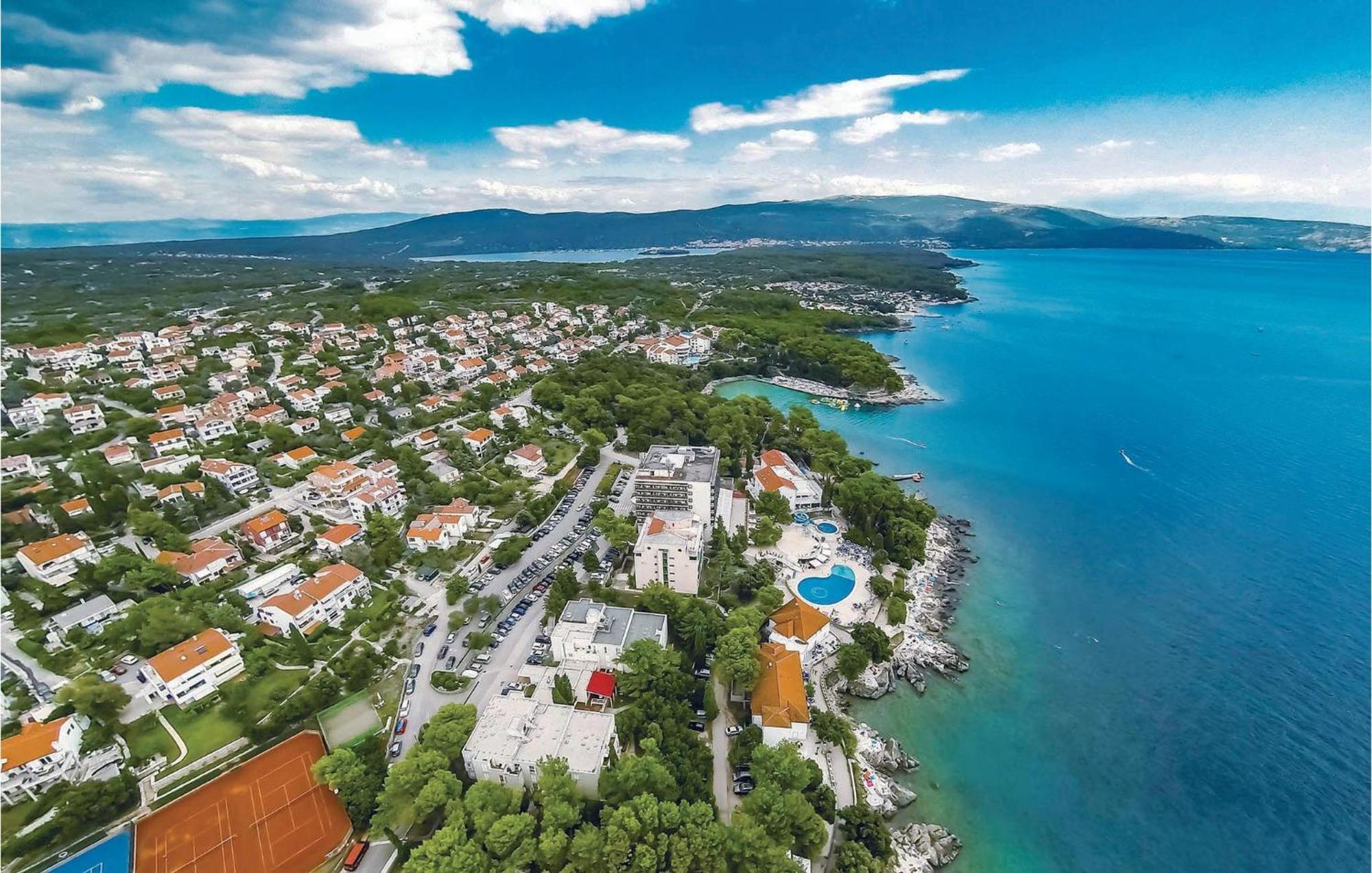 1 Bedroom Beautiful Apartment In Vrh Vrh  Exterior photo